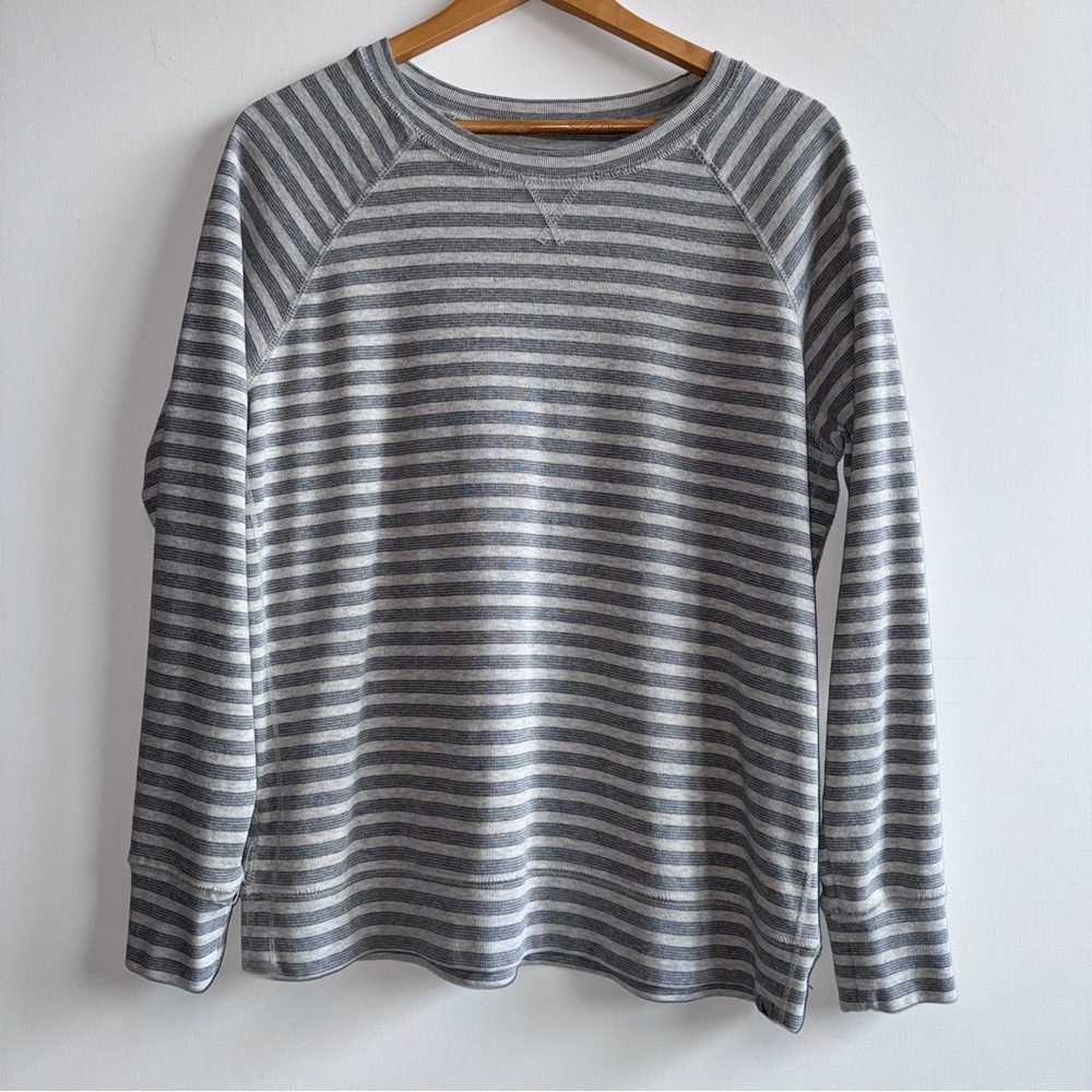 Eddie Bauer Long Raglan Sleeve Top Gray Stripe Women’s Size XL Preppy Gorpcore